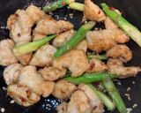 鶏胸肉とアスパラのガーリックペッパー炒め作り方9写真