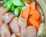 プチッと鍋●鶏肉＆白菜餅うどん鍋作り方1写真