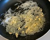 じゃがいも・白滝・にんにく醤油炒め☆作り方4写真