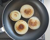 簡単とろ旨☆新玉葱のバター塩昆布ステーキ作り方3写真