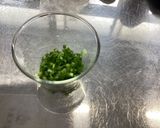 調理実習　わかめと豆腐の味噌汁作り方1写真
