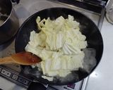 白菜炒め甘口エビチリ乗せ作り方2写真