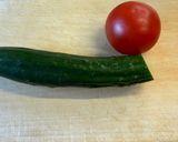 簡単すぎる！トマトと胡瓜の塩昆布サラダ作り方1写真