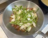 カブとソーセージのチーズペペロンチーノ作り方4写真