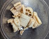 子ども喜ぶ♡シャキシャキ蓮根の甘辛炒め作り方1写真