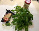 【濃厚！】ソーセージ&ジェノベーゼパスタ作り方1写真