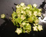簡単！オクラたっぷりお味噌汁作り方2写真