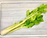 まったり美味しい♪セロリと竹輪・チーズのサラダ作り方1写真