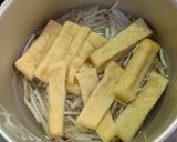 簡単★もやしと油揚げのお味噌󠄀汁作り方1写真