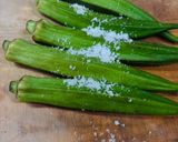 オクラと鶏ひき肉の甘辛炒め作り方1写真