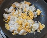 簡単！生鮭で作る鮭レタスチャーハン作り方4写真