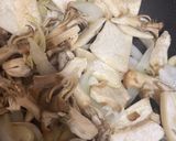 簡単!にんにく多め海鮮ときのこアヒージョ作り方4写真