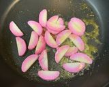 簡単！かまぼことレタスの醤油バター炒め♪作り方3写真