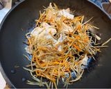 ごぼうとニンジンと豚肉の赤味噌バター炒め作り方3写真