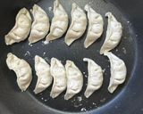 ★安くて美味しい★餃子焼きそば作り方1写真