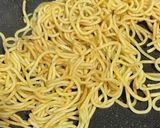 中華麺のアリオリ麺つゆカルボナーラ作り方3写真