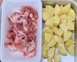 塩こうじトマト肉じゃが作り方1写真