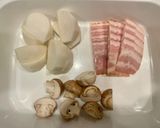 白みそ豆乳スープ*お好みの野菜とベーコン作り方1写真