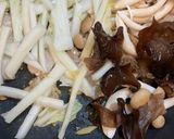 揚げ焼きそばの茸餡かけ作り方2写真