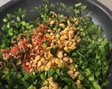 大根葉と乾えびと天かすの炒め物作り方3写真