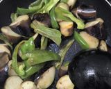 長茄子とピーマンの甘味噌和炒め作り方1写真