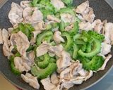 簡単!ゴーヤと豚バラのとり野菜みそ炒め作り方4写真