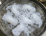 結び白滝、竹輪、茸、野菜の煮物　発酵玉葱作り方1写真