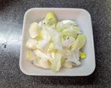 のびるの茎と豚肉の醤油麹炒め作り方3写真