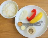 ベジ♪ レンジでパプリカのコンソメピラフ作り方1写真
