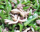 舞茸とピーマンと挽肉の和風オープンオムレツ作り方3写真