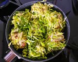 超簡単☆春キャベツのフライパン焼売作り方6写真