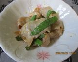 豚薄切り肉とキヌサヤ豆のマヨ炒め♪作り方3写真