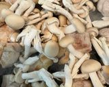 鶏ももとしめじのトマトガーリック煮作り方6写真