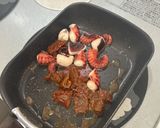茹でタコとドライトマトの炒め物作り方4写真