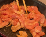 鶏せせりとしめじの柚子胡椒炒め作り方3写真