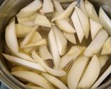 ウドとじゃがいものお味噌汁作り方4写真