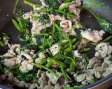 食がすすむ！空芯菜と豚肉のニンニク麹炒め作り方5写真
