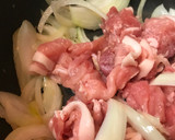 豚皿●豚こまぎれ肉＆玉ネギのあまから炒め作り方2写真