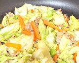 キャベツとひき肉の炒め物作り方5写真