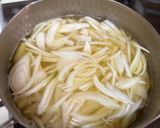たっぷり玉ねぎとじゃがいもと卵の味噌汁作り方3写真