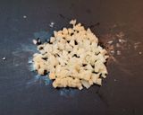 簡単☆しらすと卵黄のペペロンチーノ♩作り方2写真