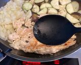 簡単＊鶏むね茄子のとろ〜りオムハヤシ丼作り方2写真