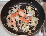 秋鮭とブラックオリーブのパスタ作り方5写真