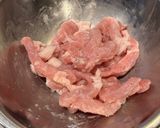 豚ロース肉のチンジャオロース！作り方1写真