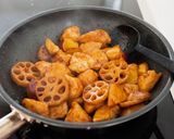 【鶏肉とれんこんとさつまいものガリバタ醤油炒め】作り方6写真