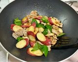 さつまいもと豚肉の甘辛炒め♪作り方4写真