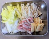 白菜と豚バラ肉のうどん鍋作り方1写真