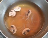 イタドリのサシボ・茸・冷凍豆腐のスープ作り方5写真