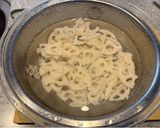 蓮根としめじの和風パスタ（肉入り）作り方1写真
