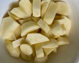 生バジルとフライドポテトのチーズ和え作り方1写真